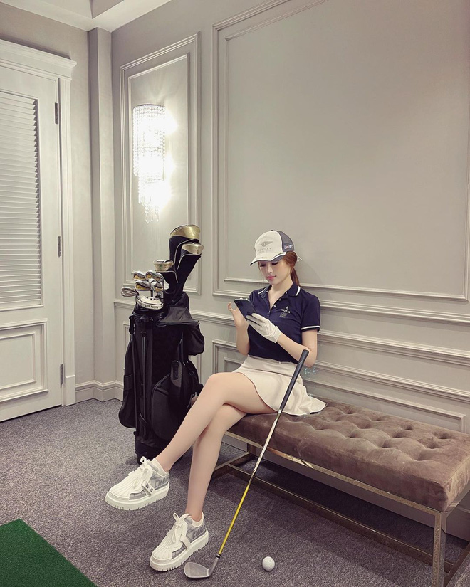 Hội nhà giàu quyết chiến đến cùng trên đường đua tập tành, tiện khoe luôn toàn background tiền tỷ-9