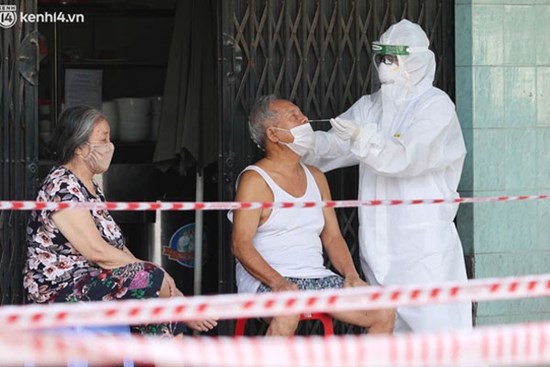 Hà Nội tiếp tục xét nghiệm diện rộng quy mô 200.000 mẫu, xây dựng 2 kịch bản sau ngày 6/9