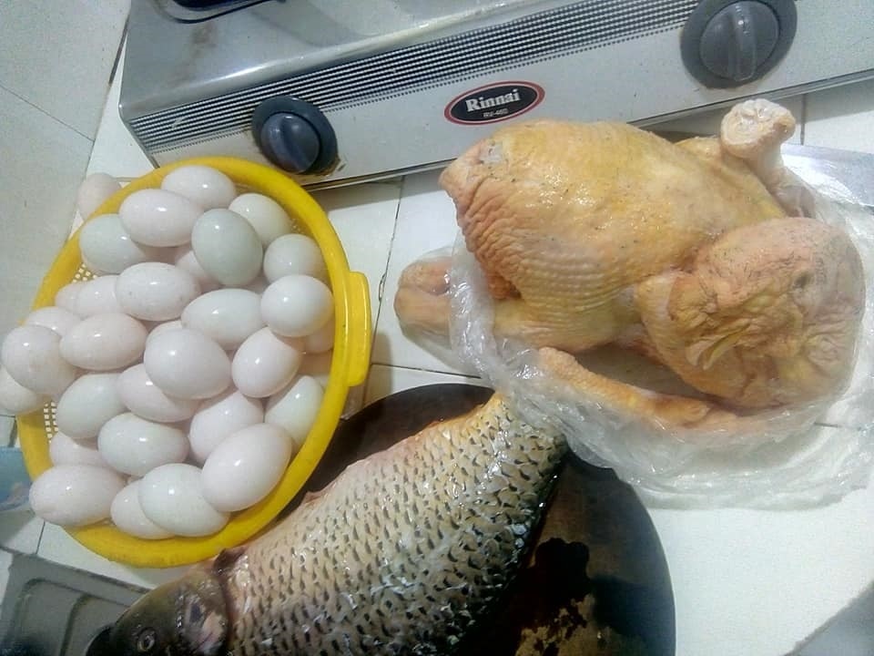 Lương 30 triệu cuối tháng hết sạch, vợ chồng trẻ khổ sở xin viện trợ quê-1