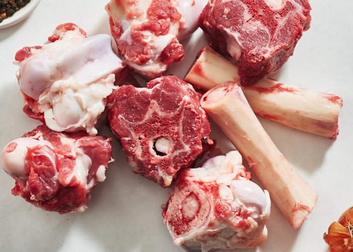 Hầm xương chỉ cần cho 3 gia vị này, nước trong thơm nức không hôi hay ngấy-1