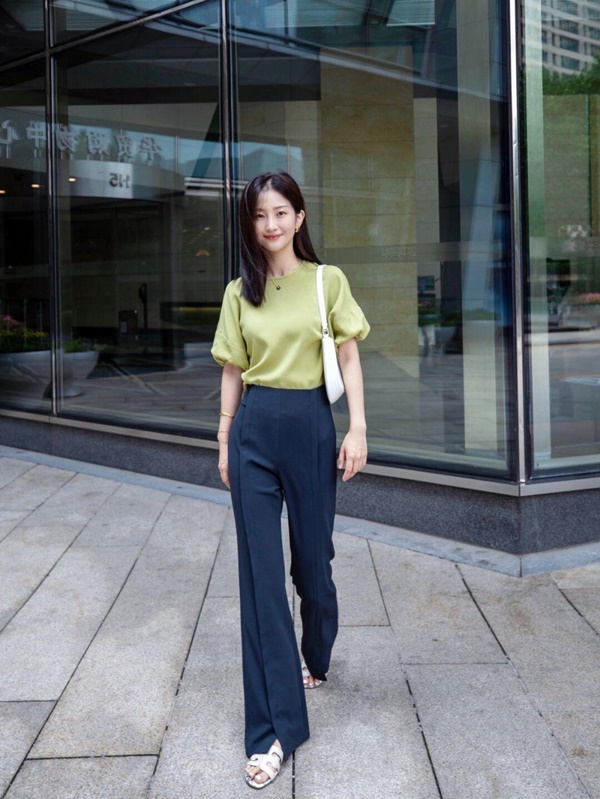 Quý cô ngoài 30 và 4 item cứ mặc là đẹp không thể bỏ qua trong mùa Thu-1