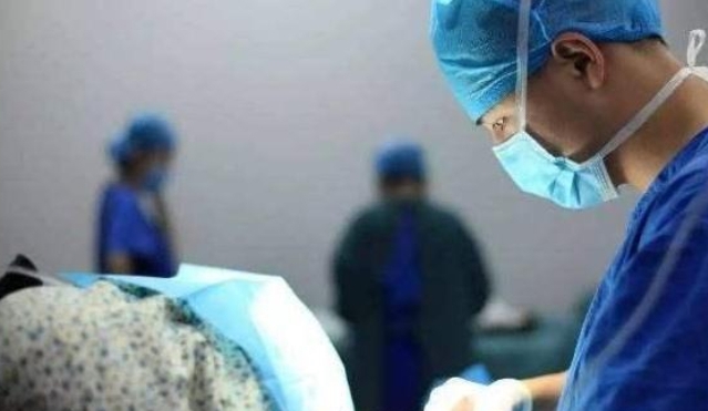 Sản phụ 38 tuổi sinh con, cả nhà chưa kịp vui mừng thì 1 tháng sau đã phải rơi nước mắt-2