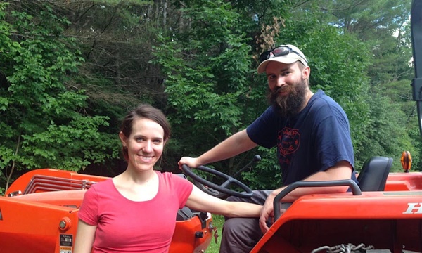 Cặp vợ chồng bỏ phố về quê, nghỉ hưu ở tuổi 32 chỉ bằng cách tiết kiệm chi phí sinh hoạt nhưng vẫn thỏa mãn và ngày càng hạnh phúc-1