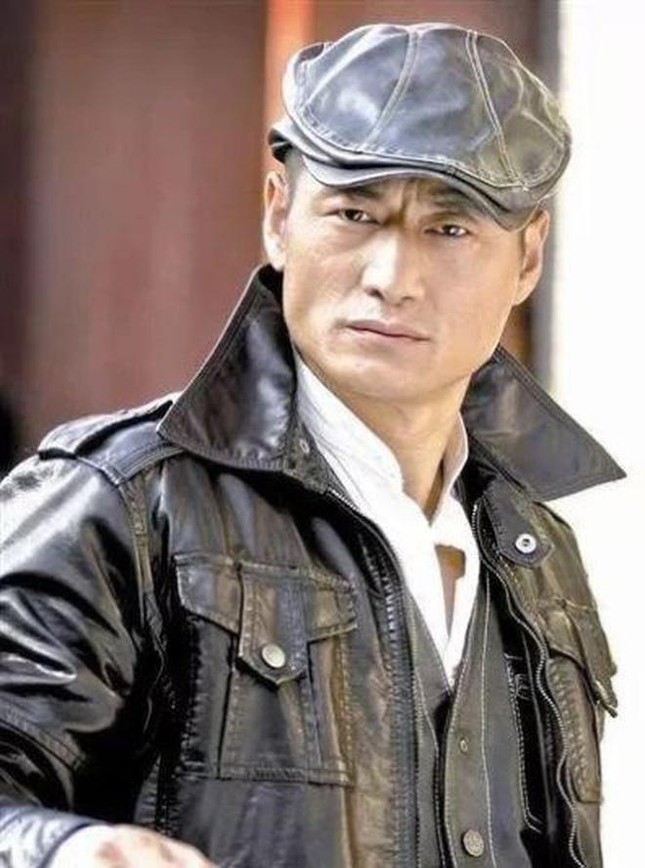 Đường tình duyên lắm thị phi của Triệu Vy-1