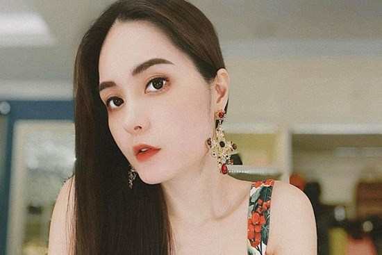 Nữ đại gia Quận 7 nói gì khi dân mạng gièm pha về mối quan hệ của ông xã với vú trẻ nhà mình?