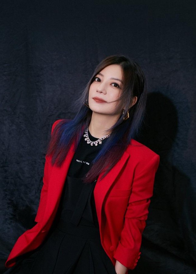 Trước lùm xùm phong sát, Triệu Vy sở hữu khối tài sản khủng cỡ nào?-1