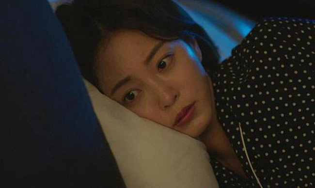 Lúc bệnh nặng nguy kịch, chồng đưa cho tôi cuốn sổ tiết kiệm 500 triệu cùng với một điều kiện khó tin-1