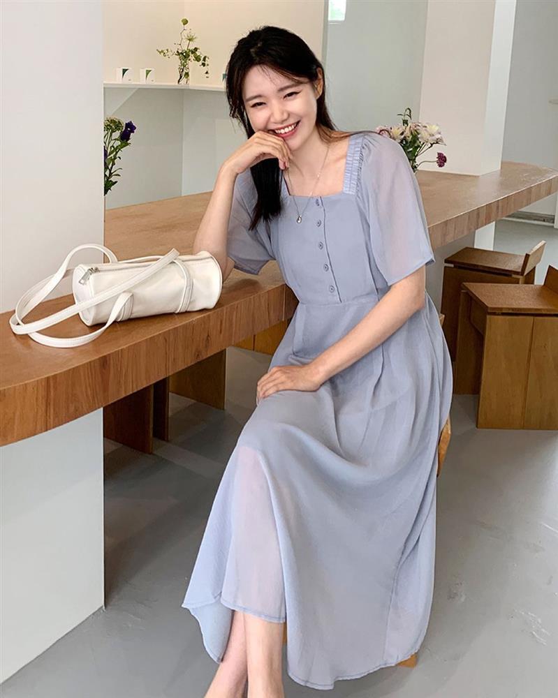 5 xu hướng váy dài mùa thu 2021: Kiểu nào kiểu nấy đều sang, chị em sắm thiếu là thiệt-2