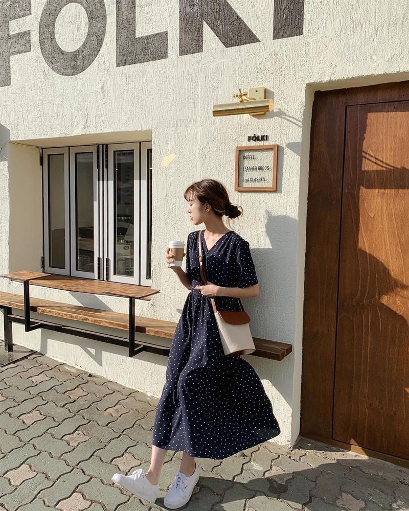 5 xu hướng váy dài mùa thu 2021: Kiểu nào kiểu nấy đều sang, chị em sắm thiếu là thiệt-6