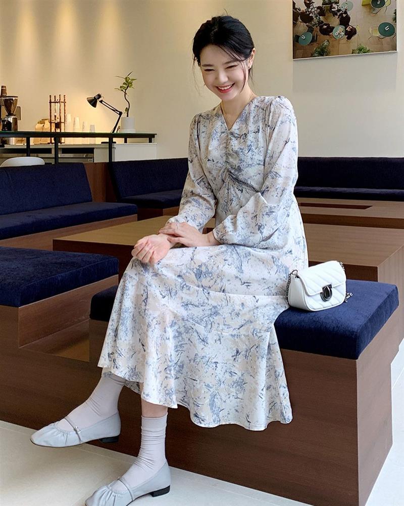 5 xu hướng váy dài mùa thu 2021: Kiểu nào kiểu nấy đều sang, chị em sắm thiếu là thiệt-13