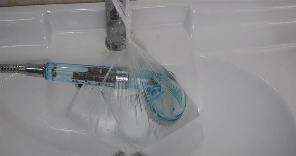 Dùng một nắm muối cho phòng tắm quả là điều tuyệt vời, bạn có thể tiết kiệm tiền triệu đồng mỗi năm, hãy thử ngay!-7