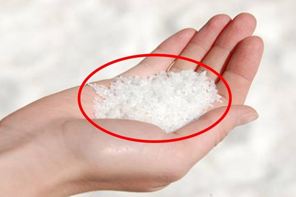 Bên ngoài điều hòa bị nắng mưa chiếu vào, có cần che chắn không? Chuyên gia lắp đặt điều hòa sẽ cho bạn biết câu trả lời-5