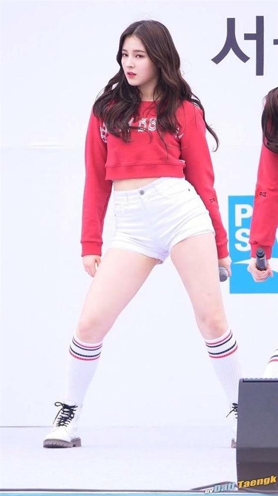 Tình tin đồn của Lee Min Ho: Body cực phẩm, hạ đo ván Nancy khi diện kiểu quần siêu kén dáng-10