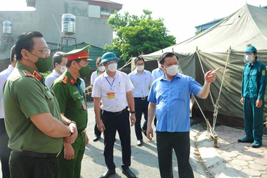 Bí thư Thành ủy Hà Nội Đinh Tiến Dũng: Triệt để khắc phục sơ hở, tập trung chặn dịch từ “gốc”
