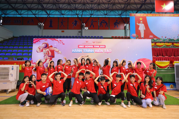 25 tỷ đồng học bổng hỗ trợ tân sinh viên CĐ Kinh tế - Kỹ thuật Hà Nội-1