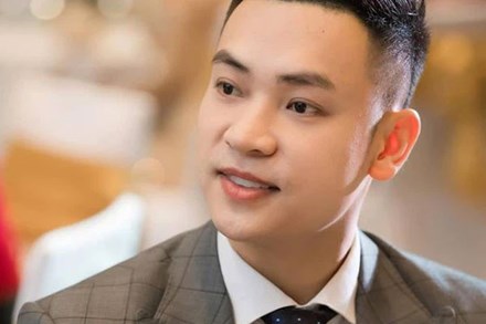 Ca sĩ Duy Khoa lên tiếng đính chính, phản bác thông tin đi lại nhiều nơi dù tiếp xúc với người thân nhiễm F0