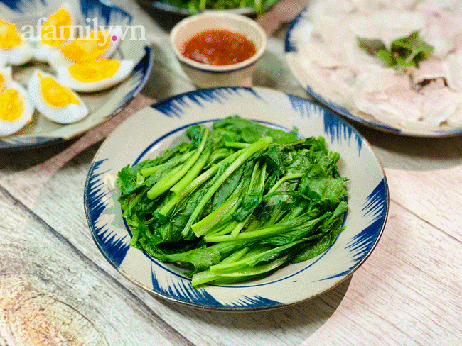 Chỉ dùng nồi cơm điện, mẹ đảm Nha Trang nấu thực đơn cơm tối 5 món cực nhanh mà ngon-6