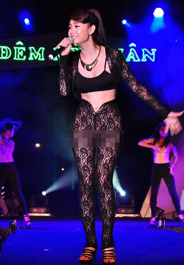 Minh Hằng xử lý lộ hàng cực khéo trước livestream cả ngàn người-1