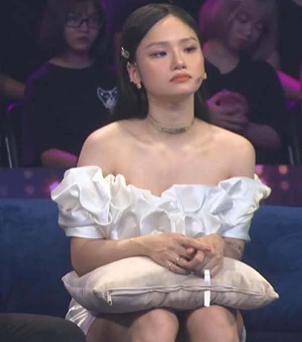 Minh Hằng xử lý lộ hàng cực khéo trước livestream cả ngàn người-9