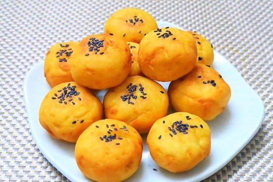 Bữa sáng nhanh gọn, hấp dẫn với khoai lang nướng bơ đường