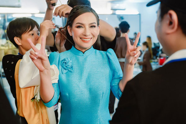 NS Việt Hương chuyển nóng 400 triệu mua xe cứu thương thứ 5 trong tháng, công khai nhận 192 triệu từ 1 nghệ sĩ Vbiz?-7