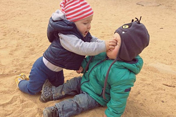 Trẻ nghiện cắn móng tay có thể bắt nguồn từ một căn bệnh tâm lý, cha mẹ cần loại bỏ càng sớm càng tốt-5