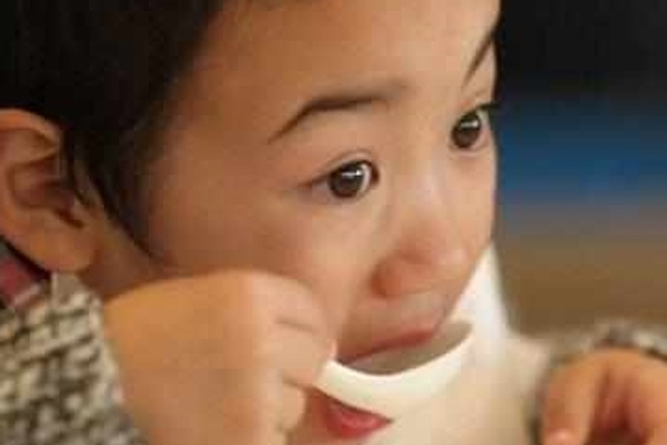 Dậy thì sớm ngày càng phổ biến, cha mẹ nên tránh 3 hành vi này để con không bị chín ép”-7