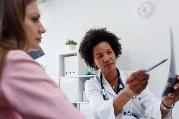 Nếu thấy biểu hiện này ở mắt, hãy kiểm tra phổi vì rất có thể đó là dấu hiệu ung thư phổi-1