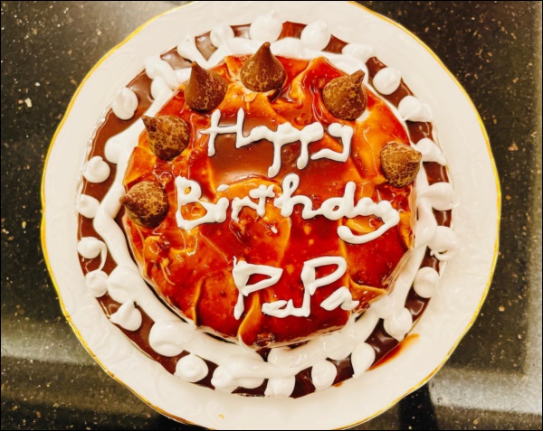 Dịch khó mua đồ, Hoa hậu Nguyễn Trần Khánh Vân tự làm bánh kem mừng sinh nhật ba, thành quả&nbsp;ai cũng ngưỡng mộ-8