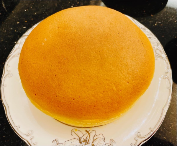 Dịch khó mua đồ, Hoa hậu Nguyễn Trần Khánh Vân tự làm bánh kem mừng sinh nhật ba, thành quả&nbsp;ai cũng ngưỡng mộ-5