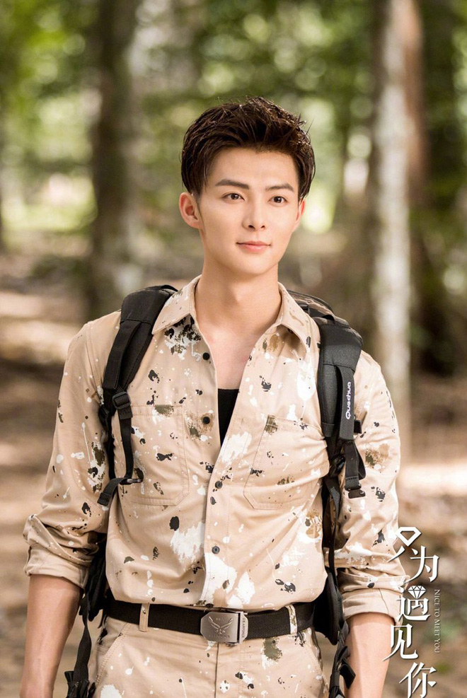 Xôn xao tin 1 mỹ nam Cbiz chịu hầu rượu phú bà với giá 350 triệu, có liên quan đến Triệu Lệ Dĩnh-2