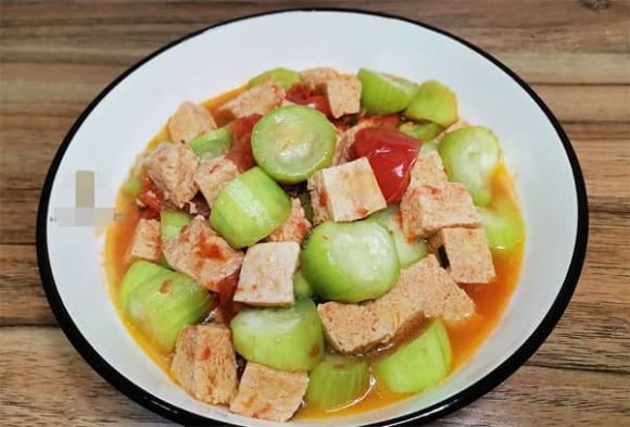 Mua mướp, chọn thẳng hay cong? Nên nhớ 3 mua 2 đừng mua để chọn mướp chuẩn tươi ngon-5