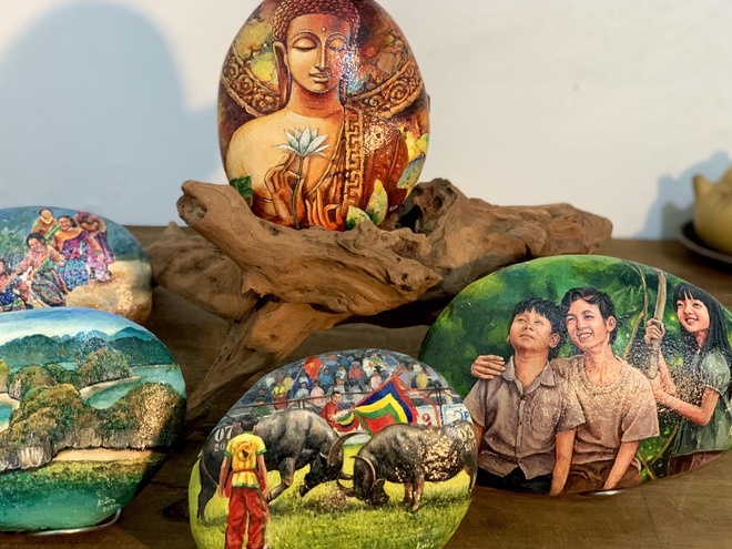 9X Hải Phòng biến đá cuội thành tiền nhờ tài múa bút-6