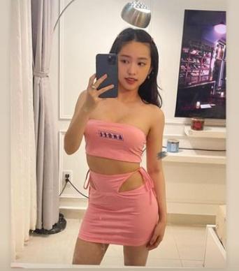 Thúy Vi mặc váy như lộ nội y tam giác, độ sexy kém xa Ngọc Trinh-2