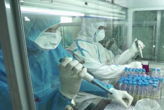 Ngày 1/9, số ca nhiễm COVID-19 cả nước giảm 1.162 ca, thêm gần 10.000 bệnh nhân được công bố khỏi bệnh