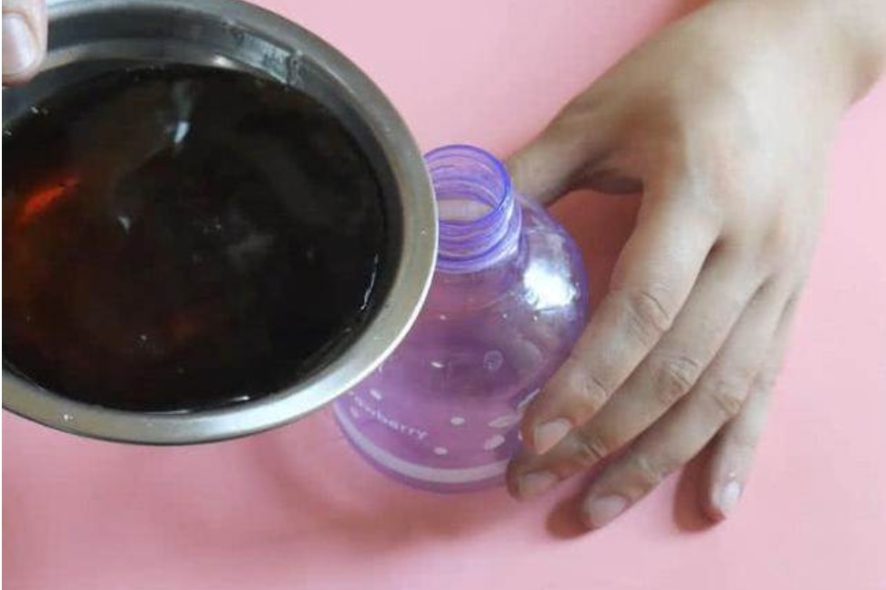 Kem đánh răng được thêm vào coca có tác dụng bất ngờ, giúp giải quyết rắc rối của nhiều gia đình lại tiết kiệm được khoản tiền kha khá mỗi năm-2