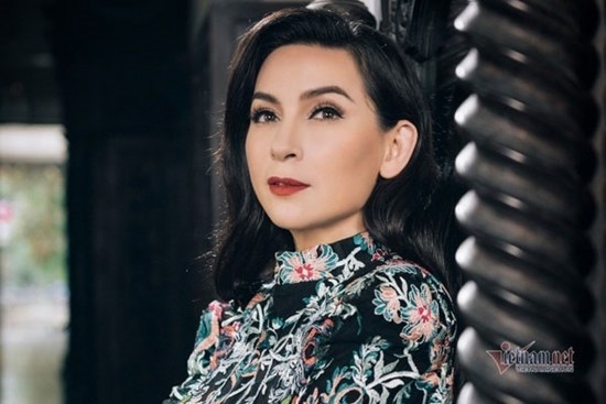 Ca sĩ Phi Nhung vẫn đang hôn mê