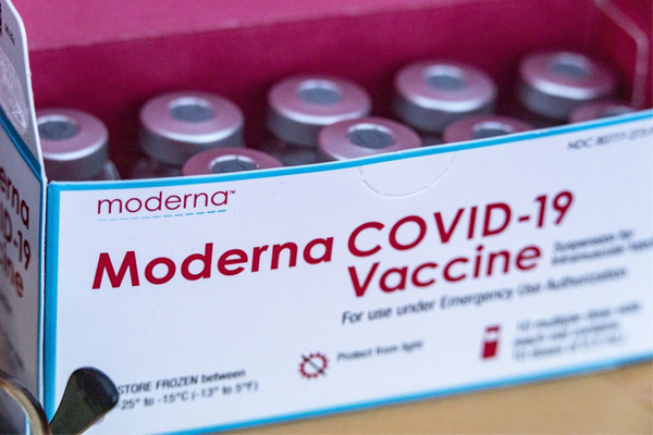 Moderna công bố lý do 1,6 triệu liều vaccine ở Nhật bị đình chỉ-1