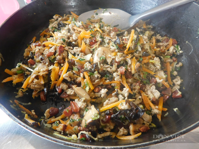 Làm món xôi chiên kẹp thịt thơm phức, lạ miệng cả nhà đều mê-3