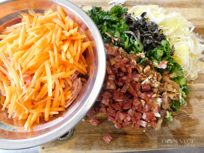 Làm món xôi chiên kẹp thịt thơm phức, lạ miệng cả nhà đều mê-2