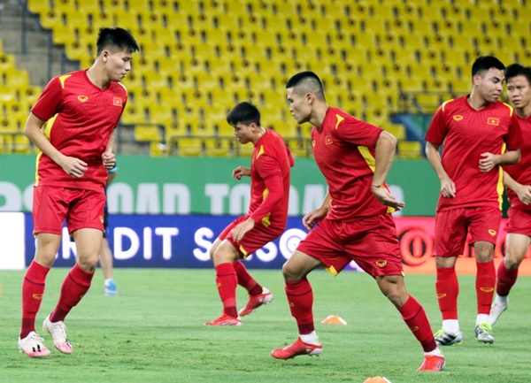 Tuyển Việt Nam làm quen sân Mrsool Park, sẵn sàng cho trận đấu đầu tiên trong lịch sử-5