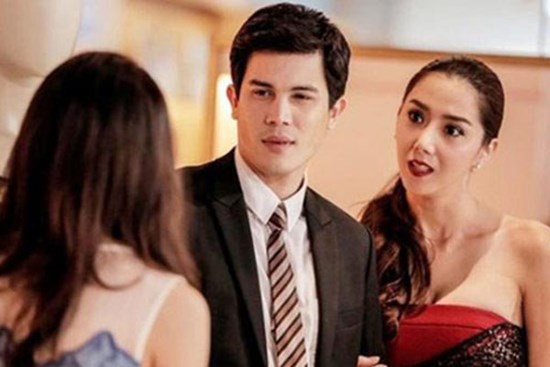 Mòn mỏi chờ đợi 1 năm người đàn ông hứa ly hôn vợ để cưới mình, tôi bàng hoàng nghe tin vợ anh ta đang... mang thai!