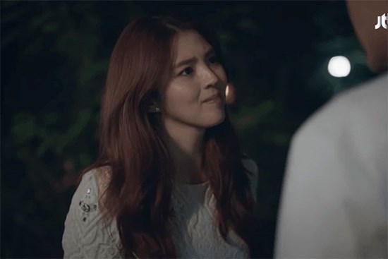 Biết có tiểu tam chen vào hôn nhân, cô vợ không nổi đóa chỉ mặc đầm sexy và mở tiệc mà khiến mọi thứ trở về quỹ đạo 1 cách ngoạn mục