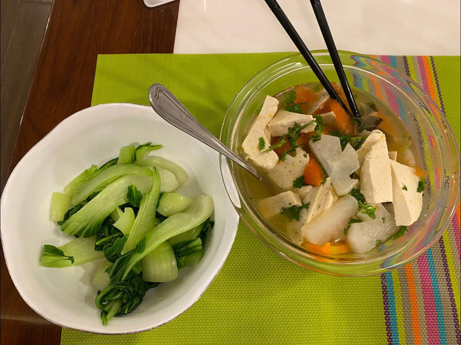 Võ Hạ Trâm khoe giảm gần 11kg sau sinh, thực đơn cơm cữ không thịt cá khiến nhiều người bất ngờ-4