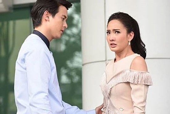 Mỗi tháng chồng đưa 50 triệu vợ vẫn một mực ly hôn, 3 năm sau gặp lại cô trong bộ dạng 