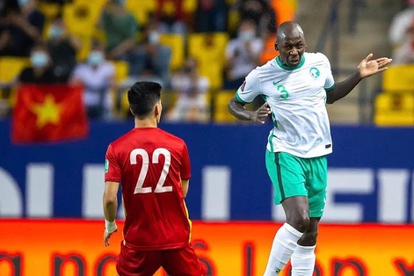 Việt Nam có siêu phẩm của Quang Hải, CĐV Trung Quốc ngậm ngùi: Giờ đến chê cũng chẳng dám-3