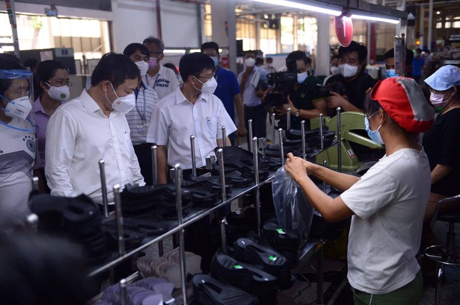 Đề xuất tái khởi động sản xuất kinh doanh tại TP.HCM sau 15/9-2