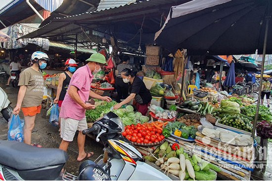 Dân vùng 1 Hà Nội: Mua hàng 2 lần/tuần, đặt online chỉ ship trong quận