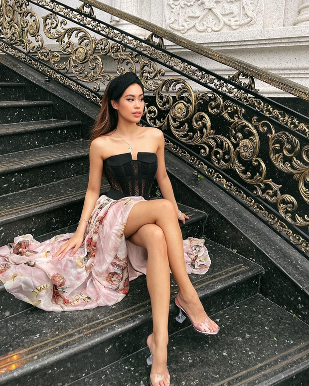 Đệ nhất con nhà giàu Tiên Nguyễn lại lên đồ chặt chém, ngồi nhẹ trên cầu thang triệu đô” vẫn sang chảnh không ai bằng-1