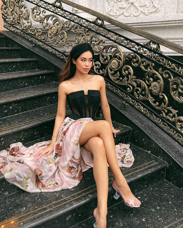 Đệ nhất con nhà giàu Tiên Nguyễn lại lên đồ chặt chém, ngồi nhẹ trên cầu thang triệu đô” vẫn sang chảnh không ai bằng-2